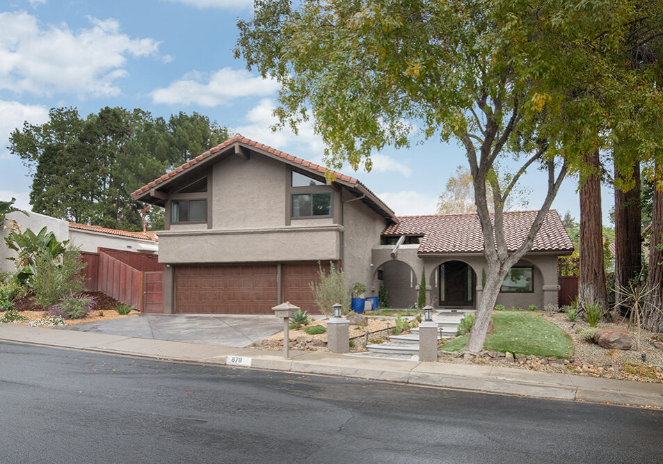 878-hartglen-ave frontyard-1